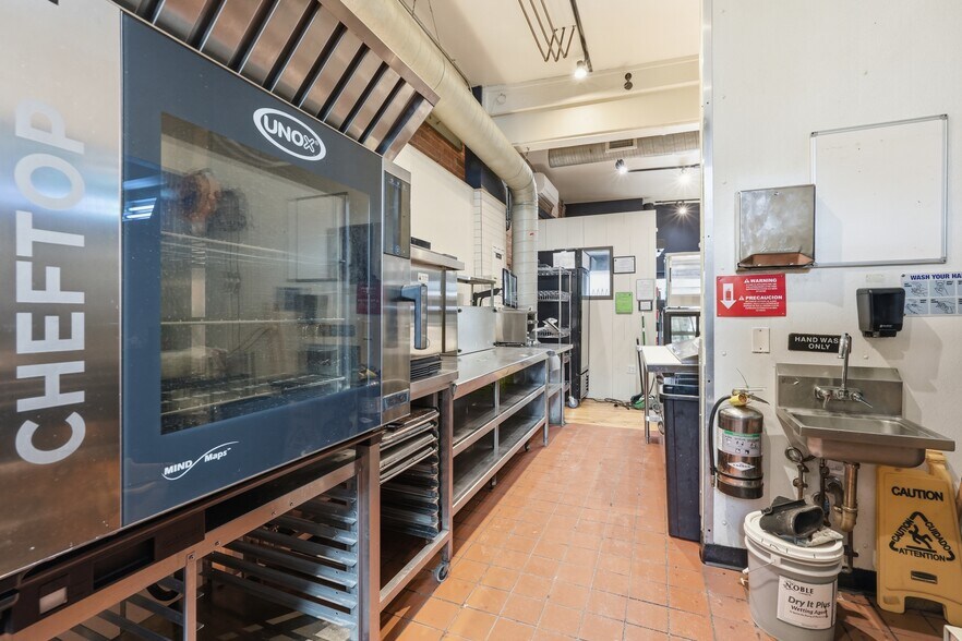 More Photos Of 1 Market St, Northampton Storefront Retail Residential For Lease