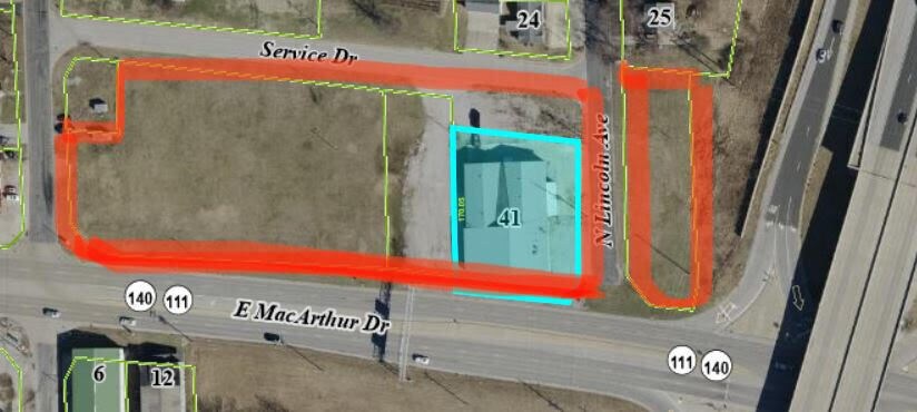 More Photos Of 41 E MacArthur Dr, Cottage Hills Showroom For Sale