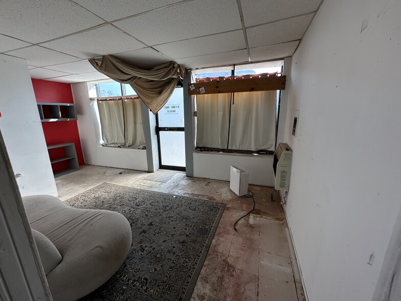More Photos Of 2354 N Saint Louis Ave, Chicago Storefront Retail Residential For Lease