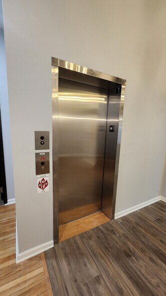 More Photos Of 81 N Main, Mount Clemens Loft Creative Space For Lease