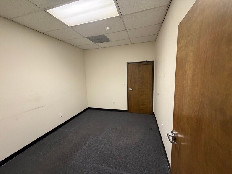 More Photos Of 11419 White Rock Rd, Rancho Cordova Warehouse For Lease