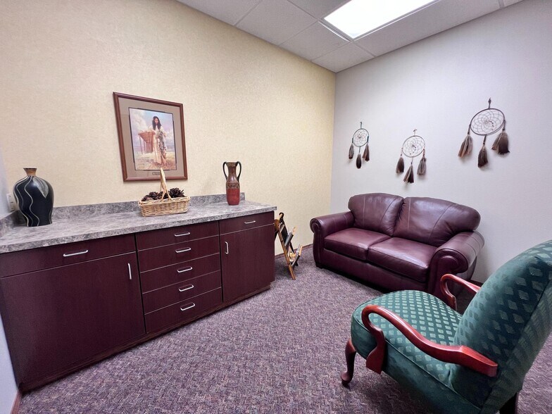 More Photos Of 202 Diamond Springs Trl, Ogallala Medical For Sale