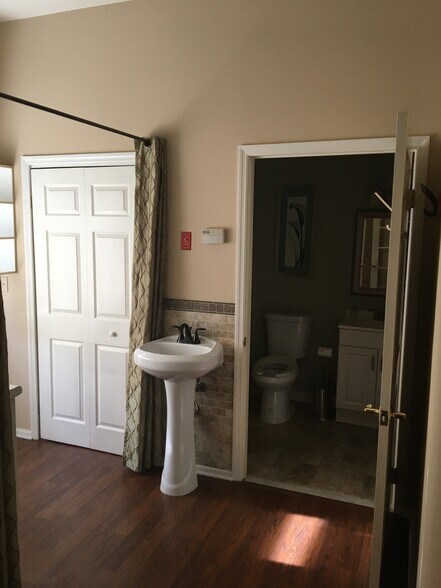 More Photos Of 1910 Washington Valley Rd, Martinsville Storefront Retail Office For Sale