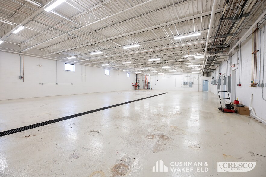 More Photos Of 62 N Summit St, Akron Manufacturing For Sale