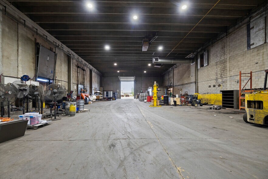 More Photos Of 805 Boul Alphonse-Deshaies, Bécancour Industrial For Sale