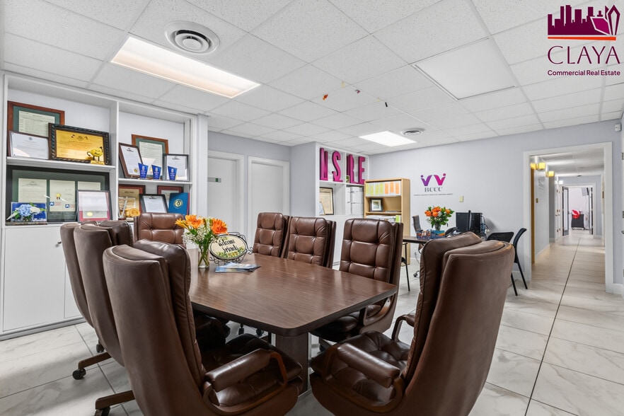 More Photos Of 1600 University Blvd, Brownsville Office For Sale