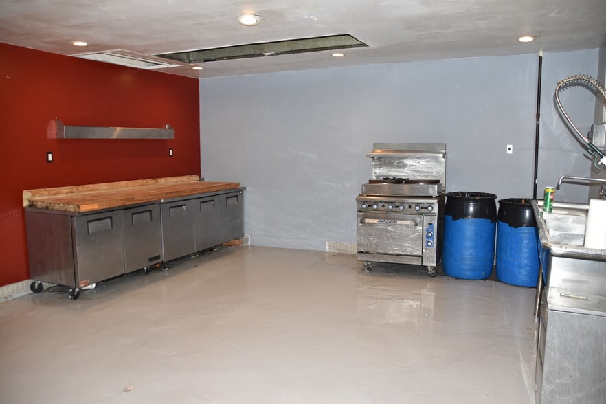 More Photos Of 1827 Hope St, Los Angeles Warehouse For Lease