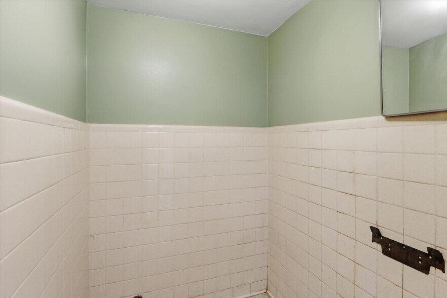 More Photos Of 18150 SE 72 Ave, Inglis Office For Sale