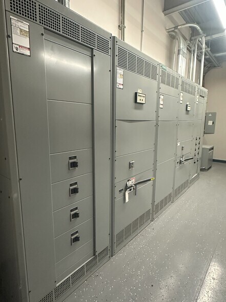 More Photos Of 9 Industrial Rd, Milford Office For Lease