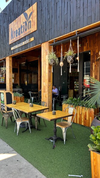 More Photos Of 8422-8428 W 3rd St, Los Angeles Restaurant For Lease