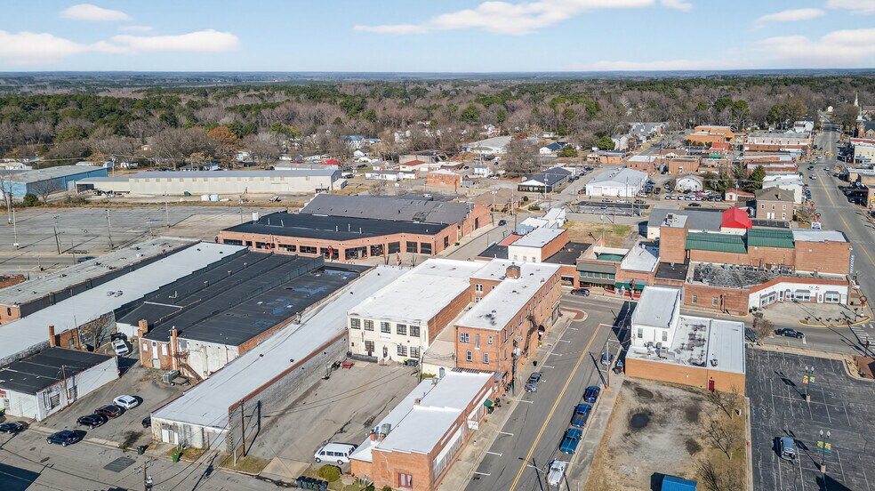 More Photos Of 104-110 S Hill Ave, South Hill Office Residential For Lease