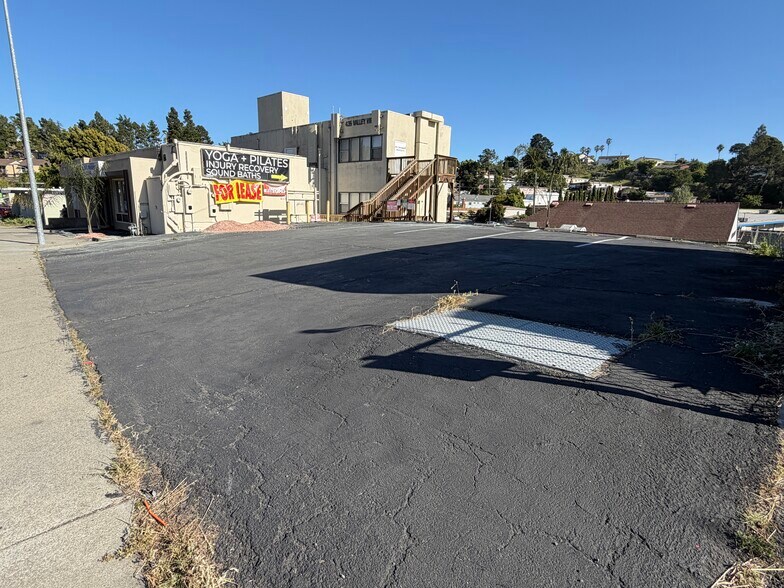 More Photos Of 435 Valley View Rd, El Sobrante Office For Lease