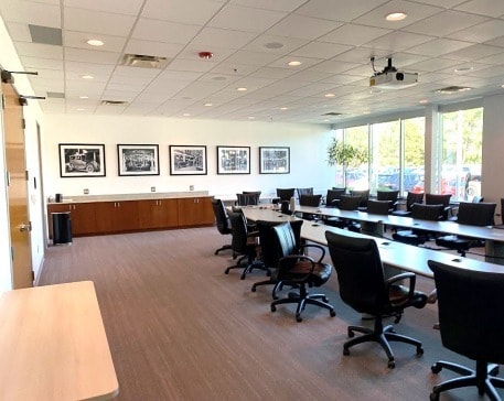 More Photos Of 2710 Bellingham Dr, Troy Research And Development For Lease