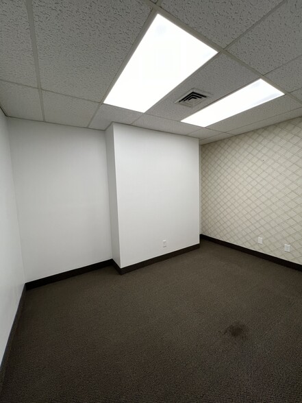 More Photos Of 26300 Euclid Ave, Cleveland Office For Lease