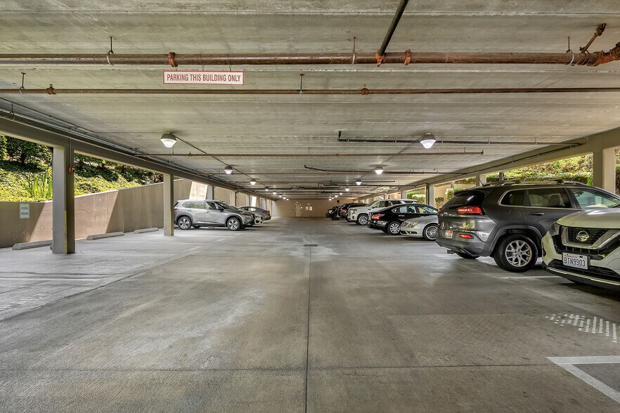 More Photos Of 8015 SE 28th St, Mercer Island Office For Lease