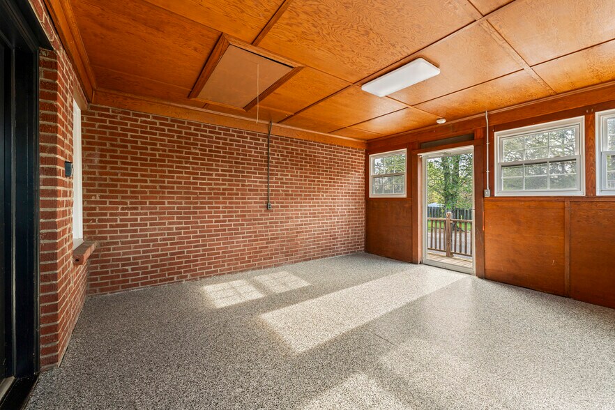 More Photos Of 2310 Concord Lake Rd, Kannapolis Office Residential For Lease