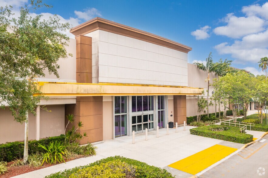 Primary Photo Of 12300-12310 W Sunrise Blvd, Plantation Freestanding For Lease