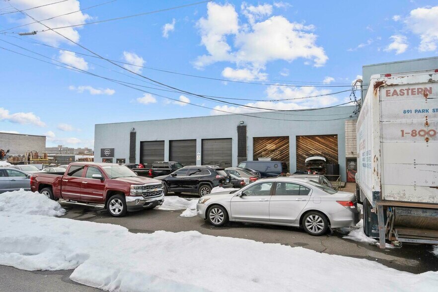 More Photos Of 85-87 James St, East Hartford Flex For Sale
