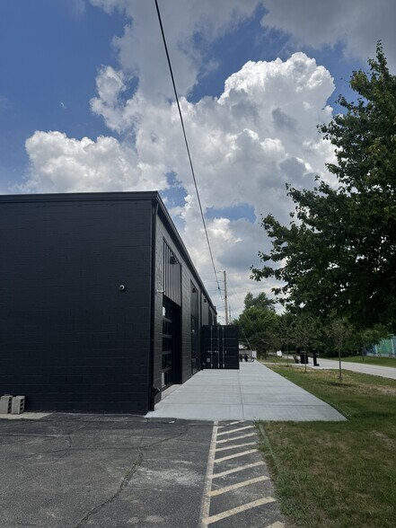 More Photos Of 5255 N Winthrop Ave, Indianapolis General Retail For Lease