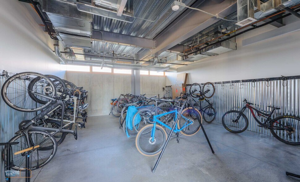 More Photos Of 101 S Taylor Ave, Louisville Warehouse For Lease