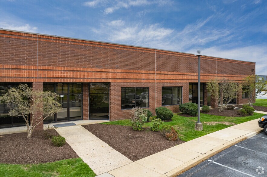 More Photos Of 221 Lake Dr, Newark Warehouse For Lease