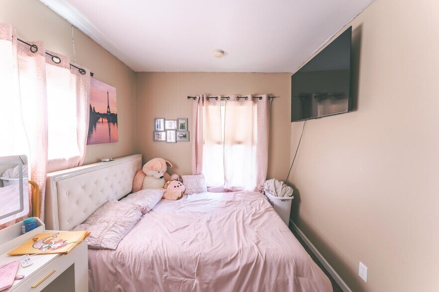 More Photos Of 25 Maynard Ct, Pontiac Apartments For Sale