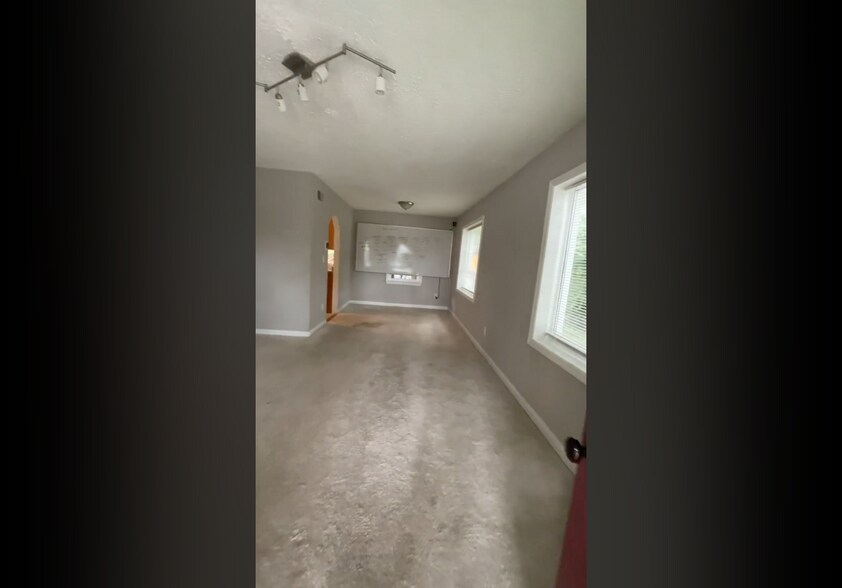 More Photos Of 2401 Huntington Ave, Alexandria Office For Sale