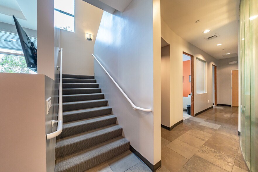 More Photos Of 470-500 Wald, Irvine Light Manufacturing For Sale