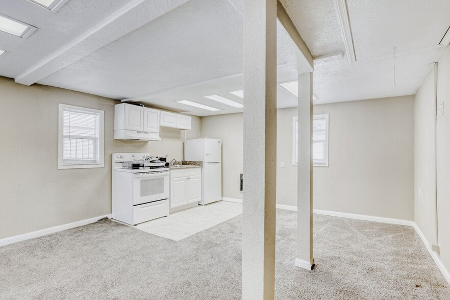 More Photos Of 2020 NE 102nd Ave, Portland Medical For Sale