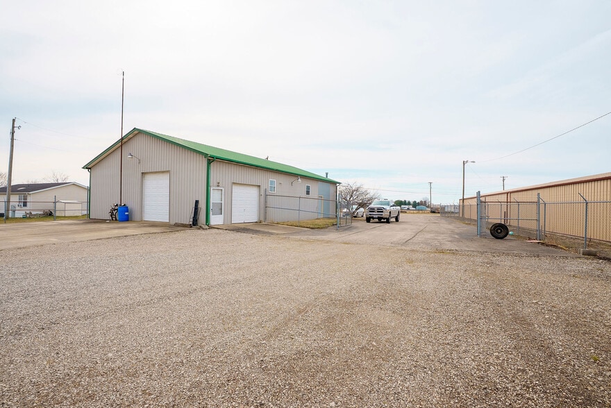 More Photos Of 167 Mill Run, Waverly Warehouse For Sale