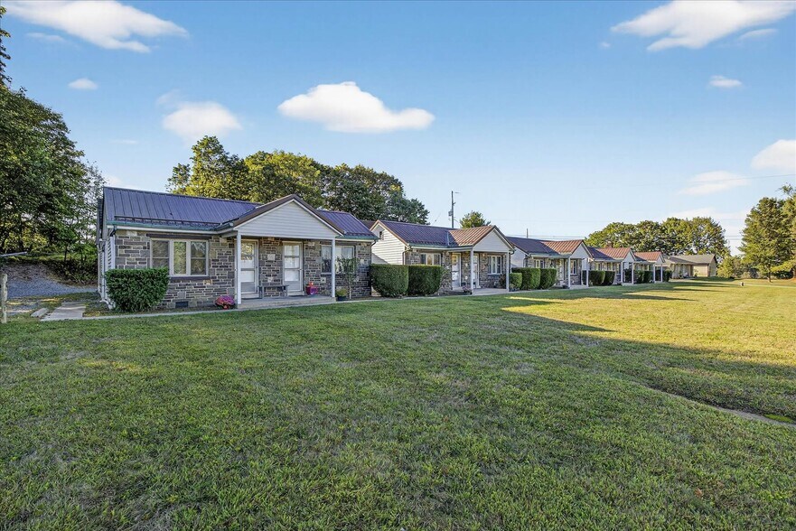 Primary Photo Of 9097 Allentown Blvd, Grantville Apartments For Sale