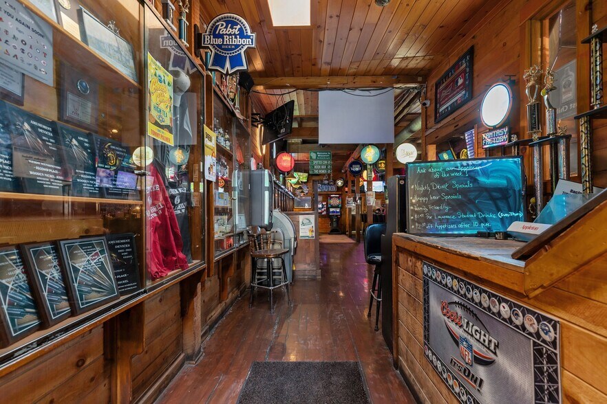 More Photos Of 217 E College Ave, Appleton Restaurant For Sale