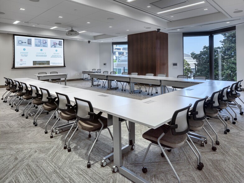 More Photos Of 2001 Ross Ave, Dallas Office For Lease