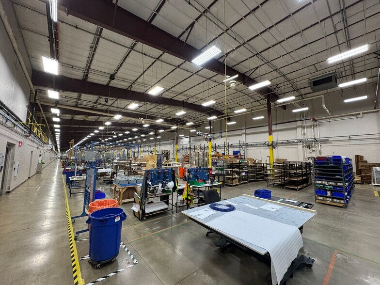 More Photos Of 585 Enterprise Dr, Neenah Manufacturing For Lease