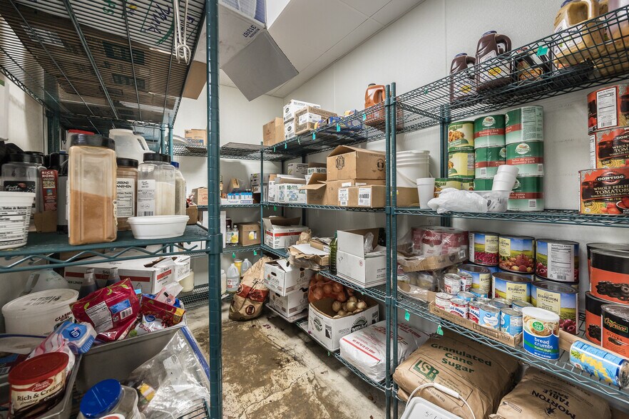 More Photos Of 7609 Hillside Rd, Amarillo Freestanding For Lease