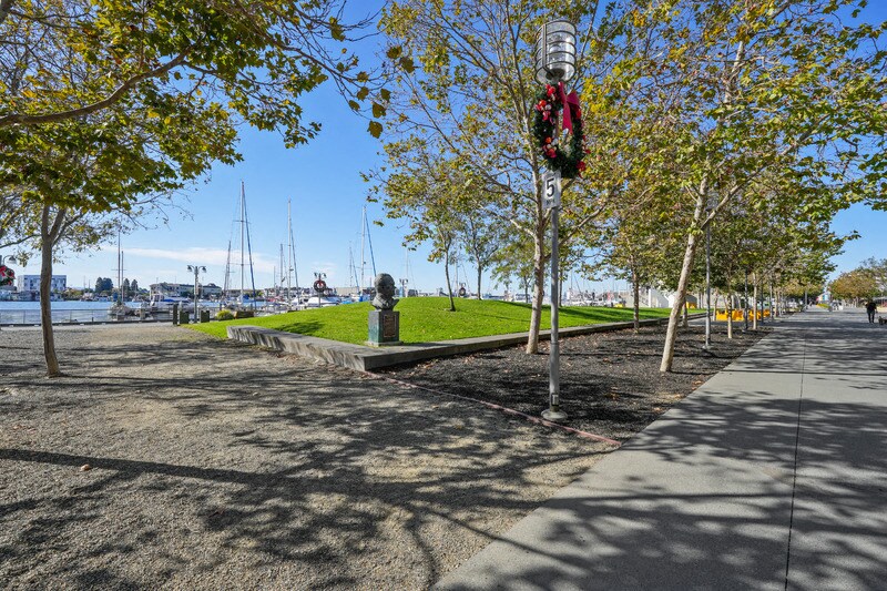 More Photos Of 40 Harrison St, Oakland Apartments For Lease