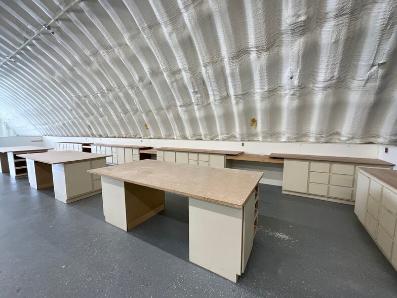 More Photos Of 2611 E 6th St, Panama City Warehouse For Sale