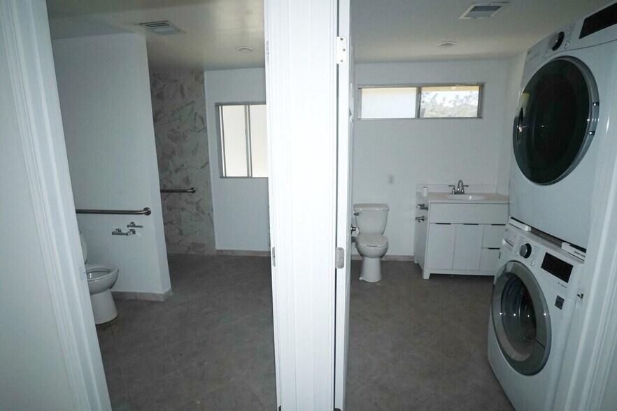 More Photos Of 33716 Hubbard Rd, Acton Flex For Lease