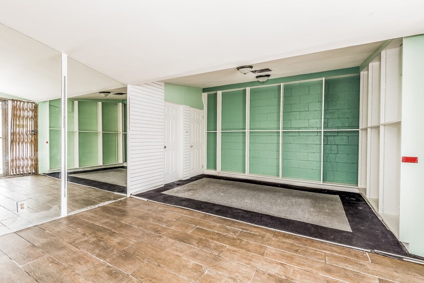 More Photos Of 4068 Redondo Beach Blvd, Torrance Freestanding For Lease