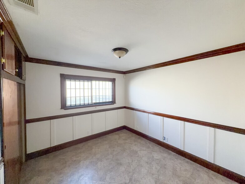 More Photos Of 10051 Mission Blvd, Jurupa Valley Contractor Storage Yard For Lease