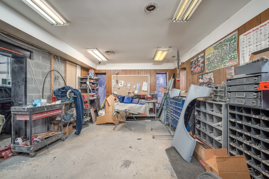 More Photos Of 20785 Orchard Lake Rd, Farmington Hills Warehouse For Sale
