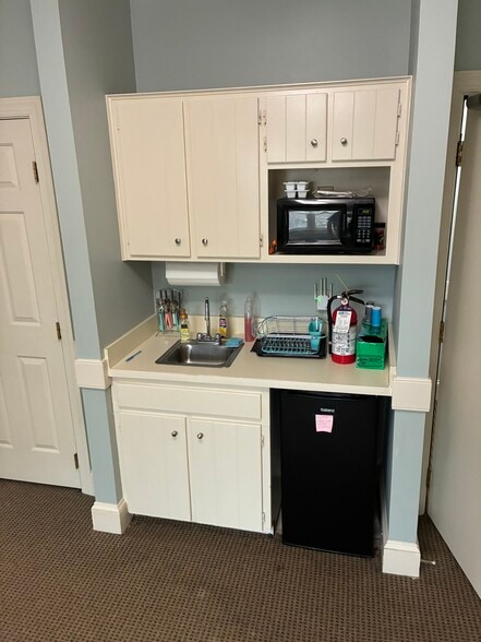 More Photos Of 172-182 Mine Lake Ct, Raleigh Office For Sale