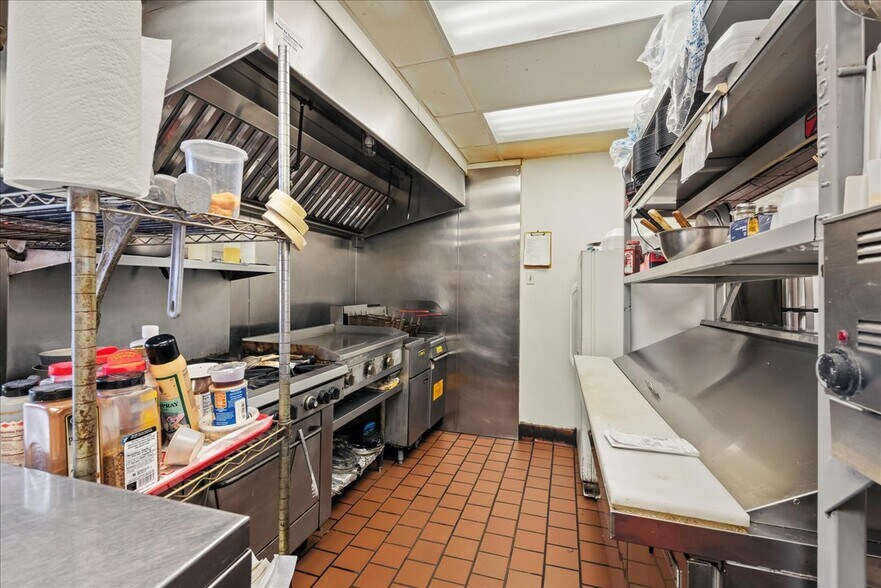 More Photos Of 750 Boulevard Ave, Dickson City Bar For Sale