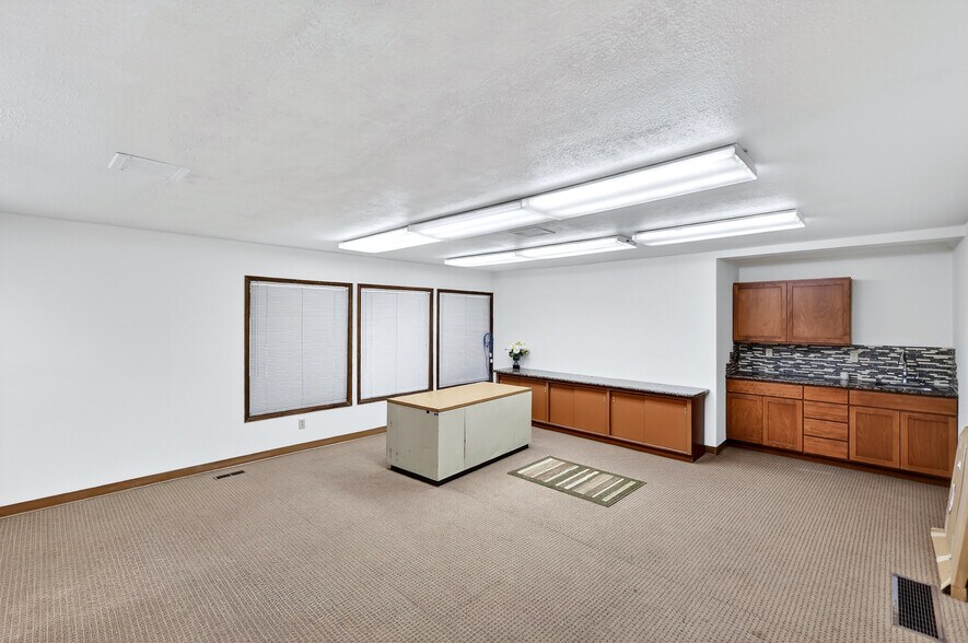 More Photos Of 524 N Mullan Rd, Spokane Loft Creative Space For Sale