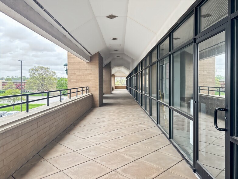 More Photos Of 303 N Stadium Blvd, Columbia Coworking Space