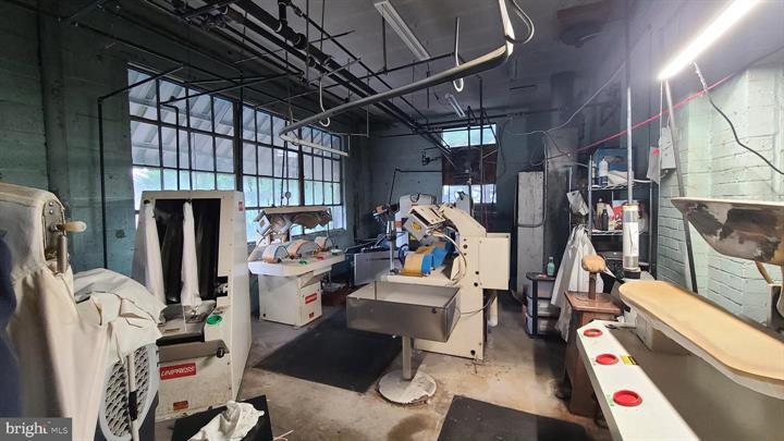 More Photos Of 3114 Hoffman St, Harrisburg Warehouse For Sale