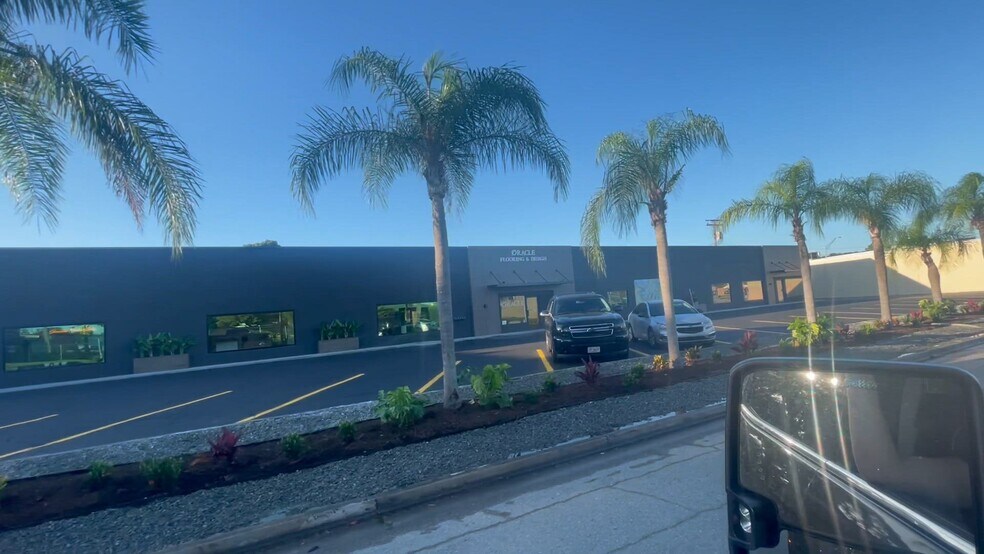 Primary Photo Of 2030-2046 Harvard St, Sarasota Showroom For Lease