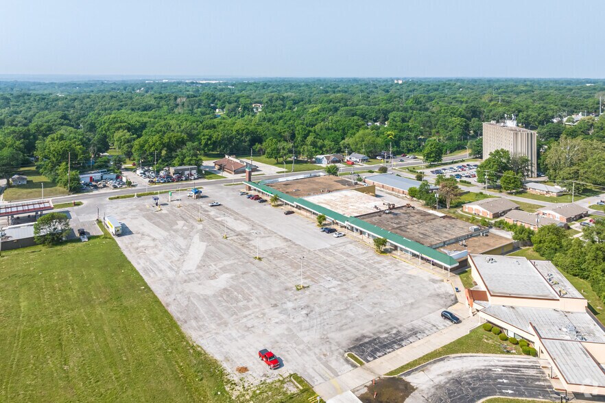 More Photos Of 6000 Leavenworth Rd, Kansas City Unknown For Lease