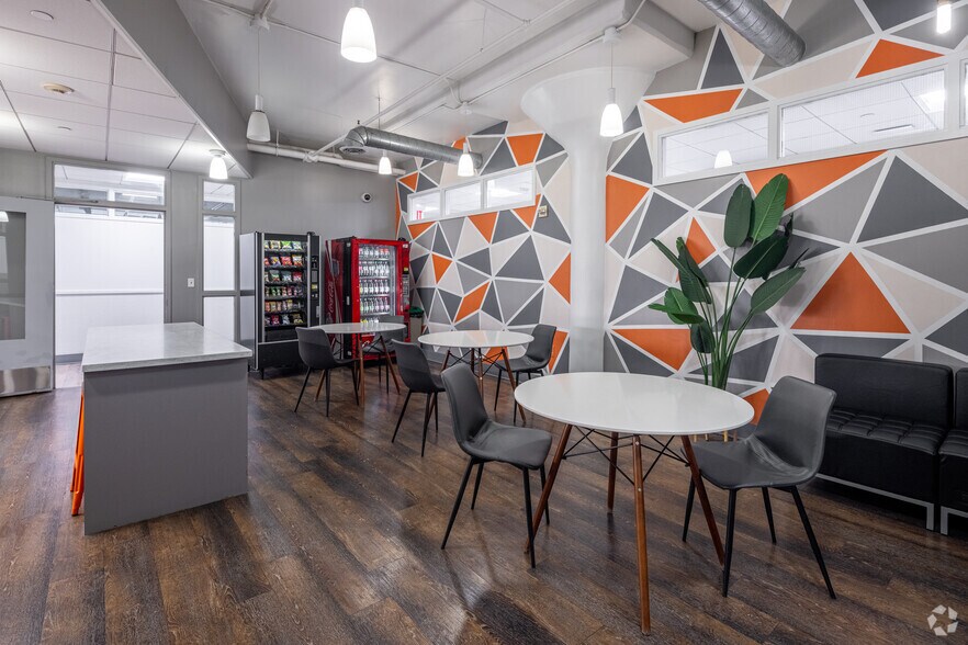 More Photos Of 131 Varick St, New York Coworking Space