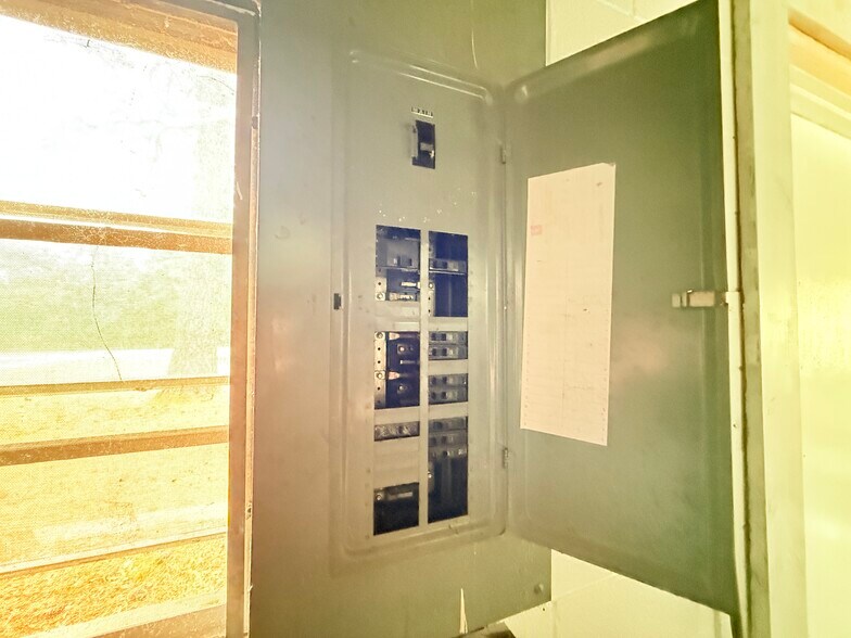 More Photos Of 7154 Richmond Hwy, Tappahannock Light Manufacturing For Sale